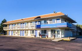 Motel 6 Mitchell Sd